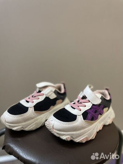 Кроссовки для девочки