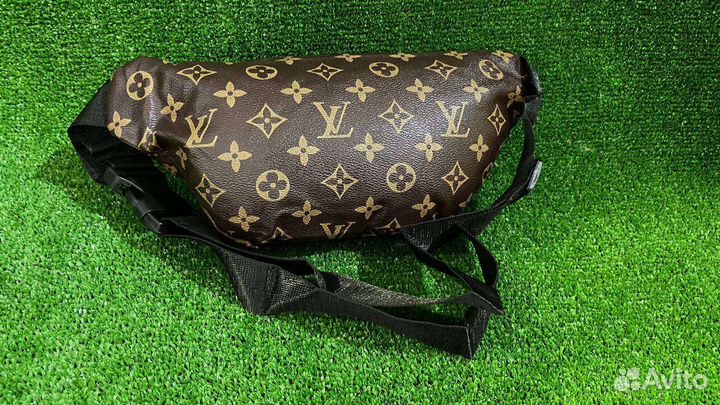 Сумка бананка louis vuitton