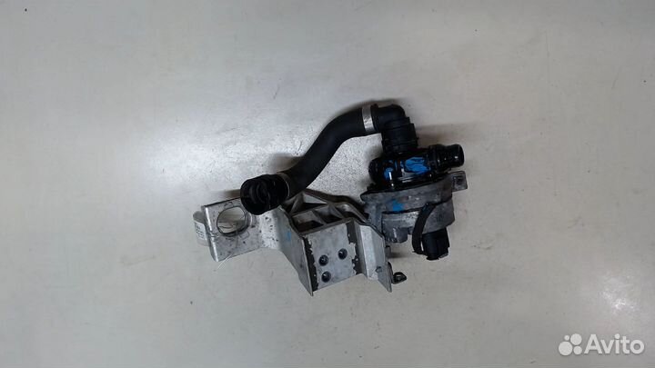 Насос водяной Mercedes C W205, 2015