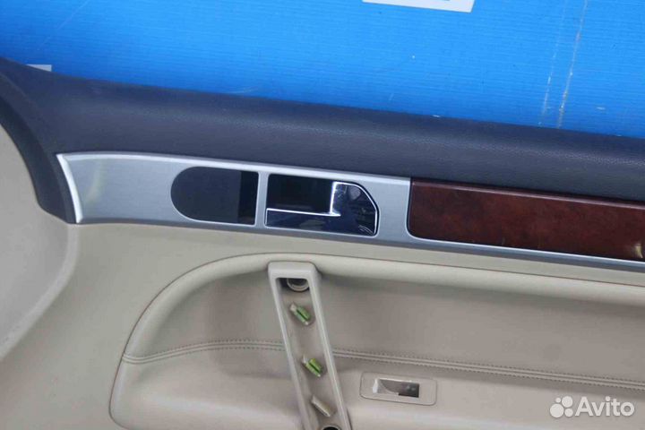 Обшивка двери Volkswagen Touareg (Фольксваген Туар