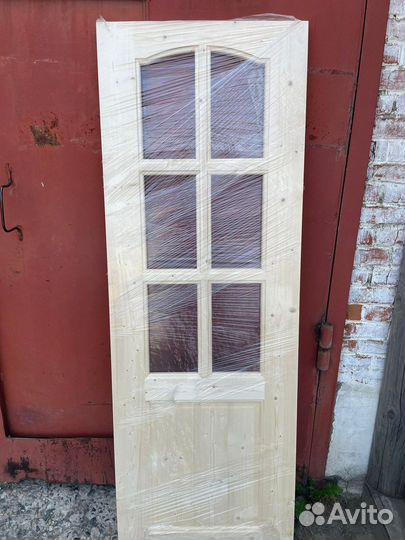 Деревянные двери из массива сосны