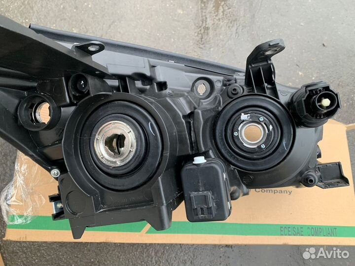 Фара левая Rav-4, Rav 4 (с 2008 года)