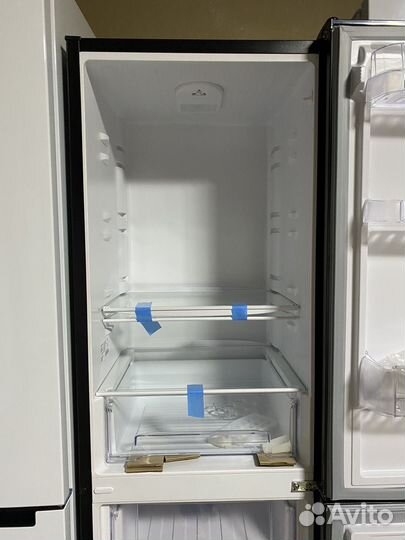 Холодильник двухкамерный новый