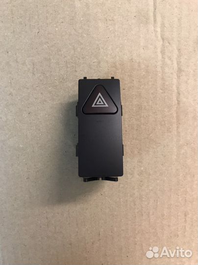 Кнопка аварийной сигнализации Mercedes W212