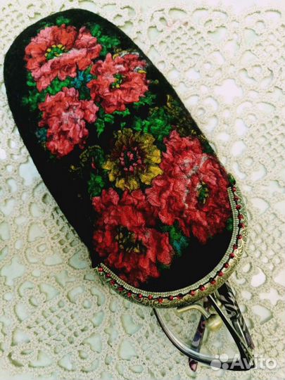 Очечники валяные на фермуаре. Ручная работа