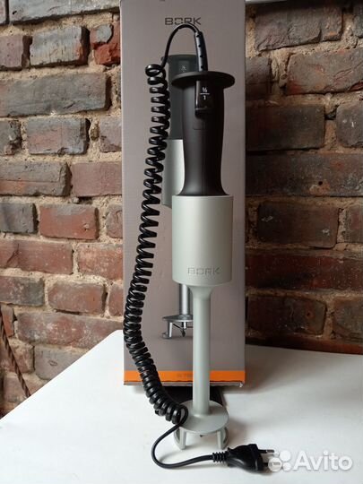 Блендер погружной Bork B781