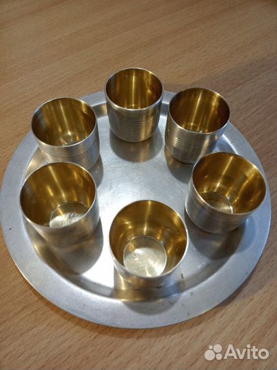 Стопки на подносе