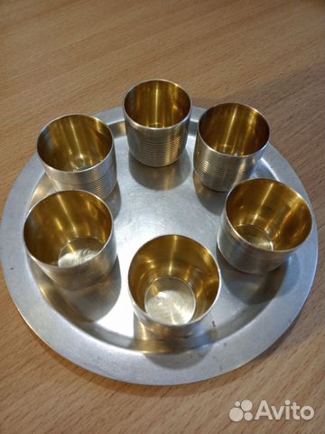 Стопки на подносе