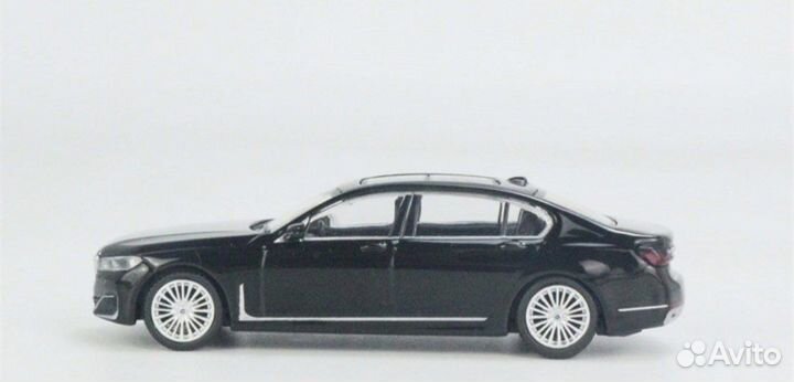 Mini GT 1:64 Bmw 750Li xDrive