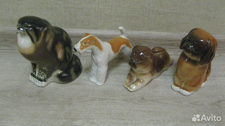 Фарфоровые статуэтки Жираф,Индус,Собаки