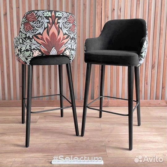 Полубарный стул