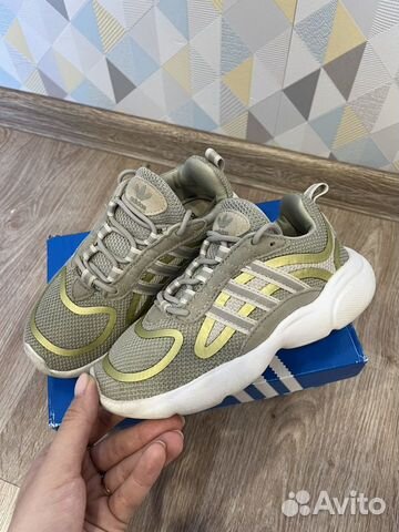 Кроссовки adidas 30