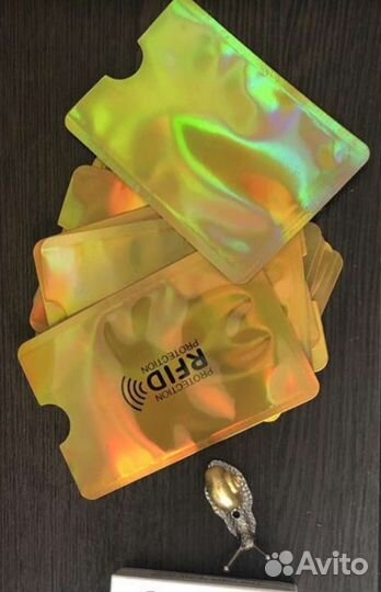 Чехол с защитой для карт