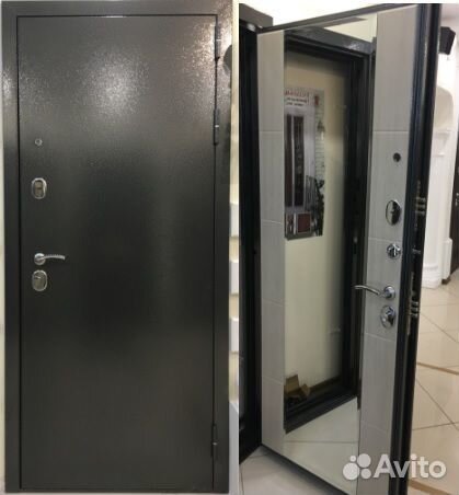 Дверь входная с зеркалом