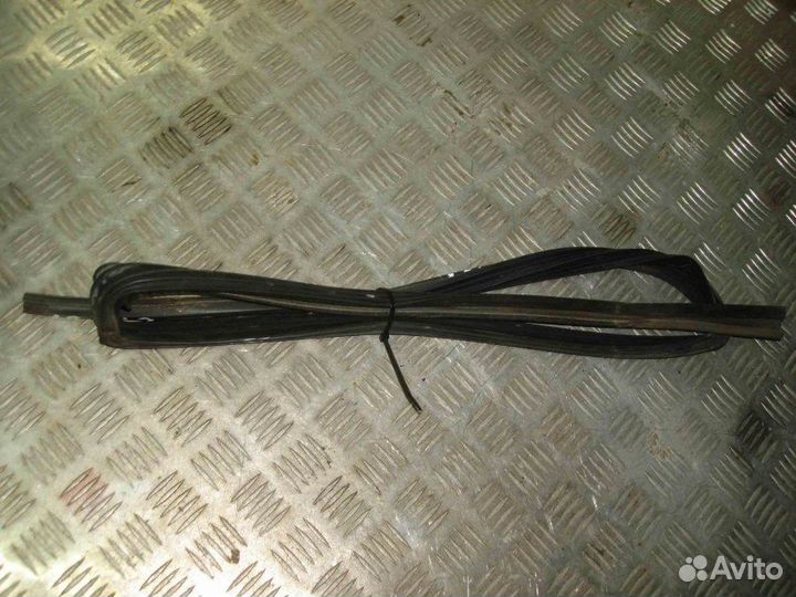 Уплотнитель Land Range Rover Sport