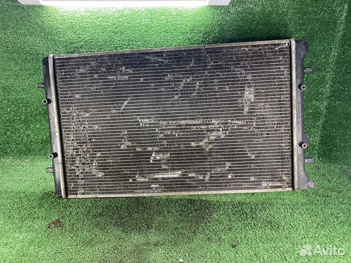 Радиатор охлаждения Volkswagen Bora
