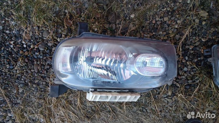 Фары на nissan cube z 12