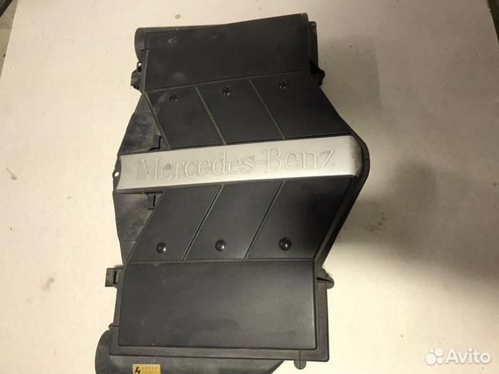 Корпус воздушного фильтра Mercedes-Benz W220 S-Cl