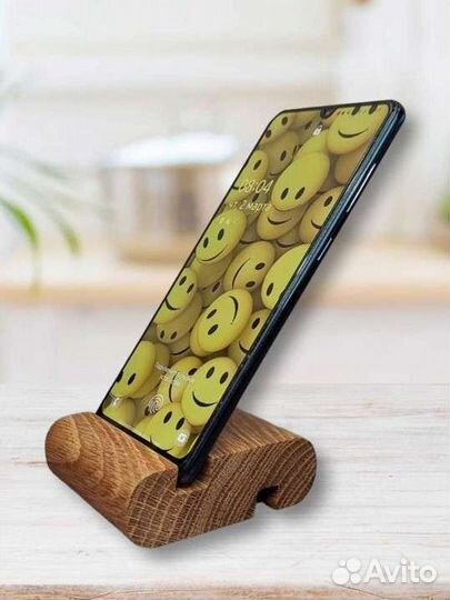 Подставка для телефона из дерева