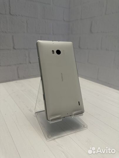 Телефон Nokia Lumia 930