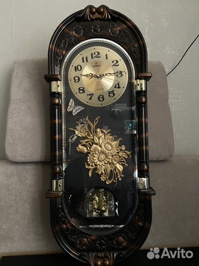 Часы настенные с маятником