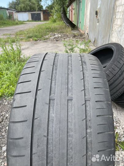 Dunlop SP Sport Maxx 050 245/35 R20 и 275/30 R20