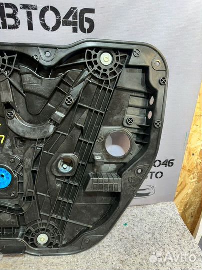 Стеклоподъёмник передний правый Kia Stinger CK 3.3