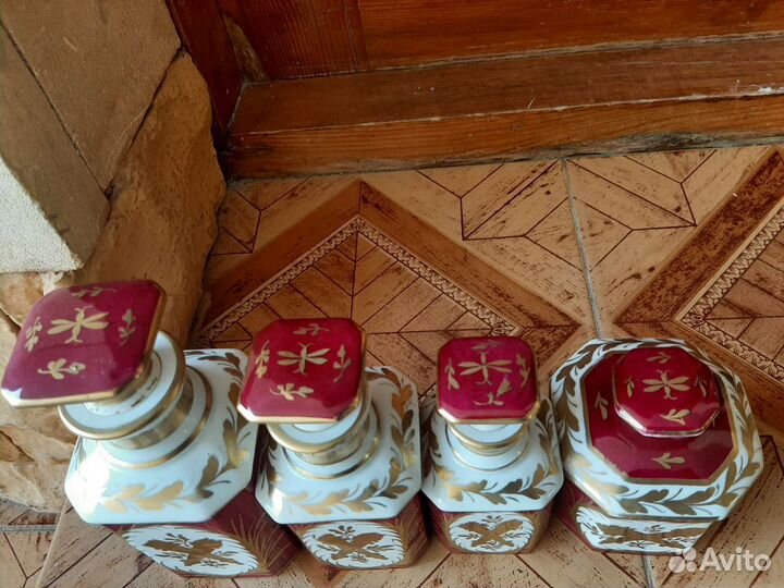 Антикварный набор (флаконы) для парфюма