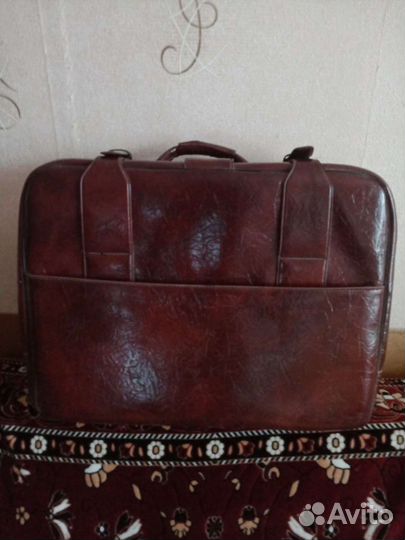 Ретро чемоданы, а также баллон воздушный V-1 литр