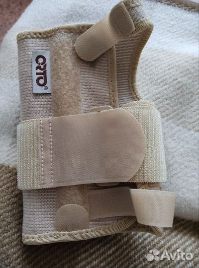 Бандаж на кисть руки