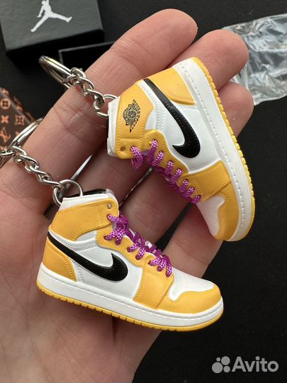 Брелоки-кроссовки на сумку/ключи, 2шт