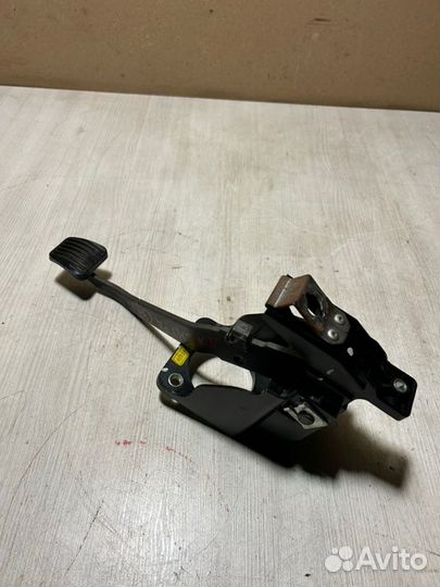 Педаль тормоза Daewoo Gentra 2 B15D2 2013