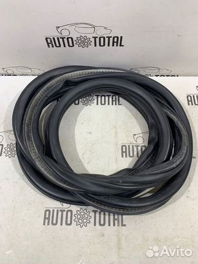 Уплотнитель багажника задний Peugeot 308 EP6 2008