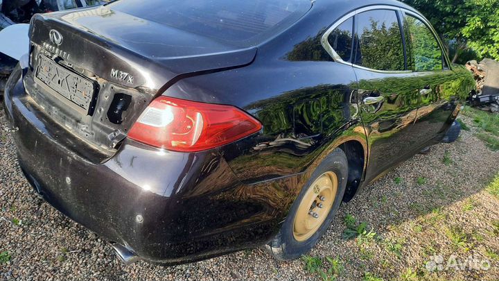 Крыло заднее правое Инфинити М25 37 56 Y51