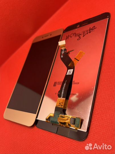 Дисплей на Huawei Honor 8lite