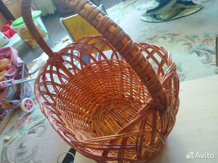 Корзинка плетенная