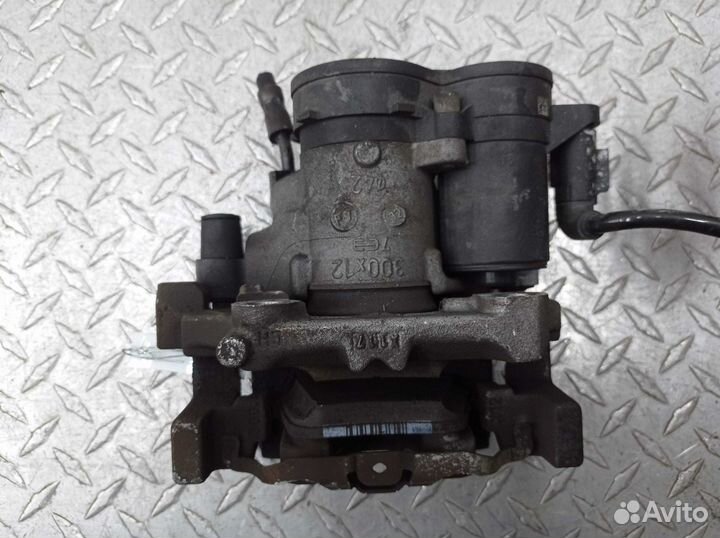 Суппорт задний левый Mercedes C-klasse W205 205423