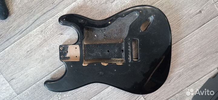 Корпус гитары - 2 шт, комбик-2 шт