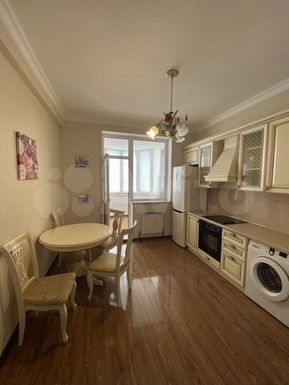 2-к. квартира, 87 м², 3/12 эт.