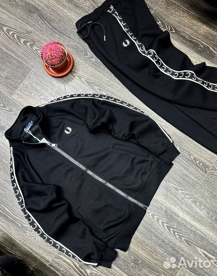 Спортивный костюм Fred Perry