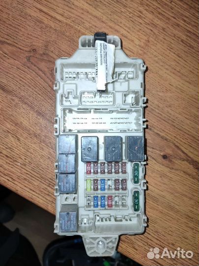 Блок предохранителей салонный митцубиси лансер 9