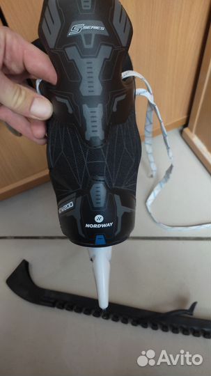 Коньки хоккейные 40 размер