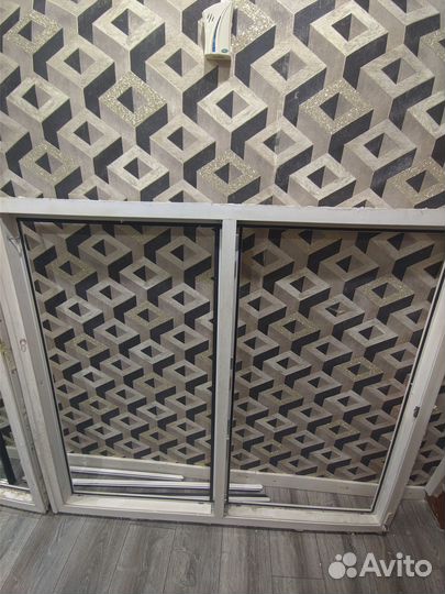 Продам оконный блок (пластиковый), на балкон