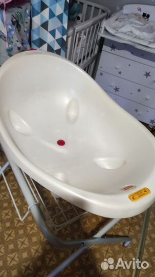 Ванночка с подставкой для новорождённых