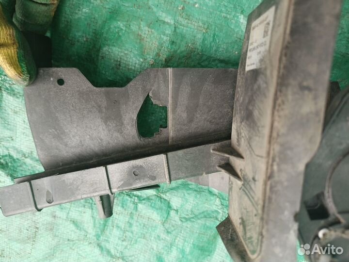 Замок двери передней левой Ford Focus III 2011+