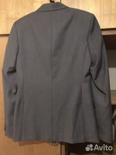 Новый школьный пиджак для мальчика
