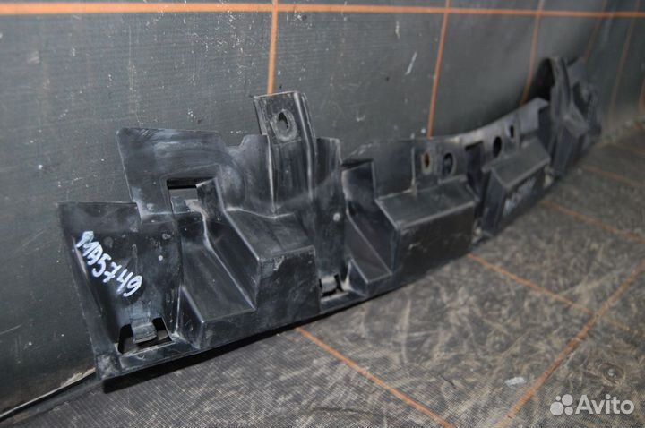 Кронштейн бампера переднего - Mercedes-Benz C292