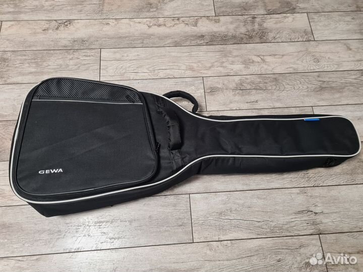 Гитара Fender с чехлом(как новая)