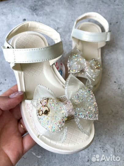 Босоножки для девочки 28 и 29 размер