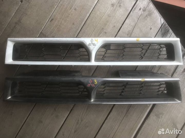 Решетка радиатора Mitsubishi Galant EA